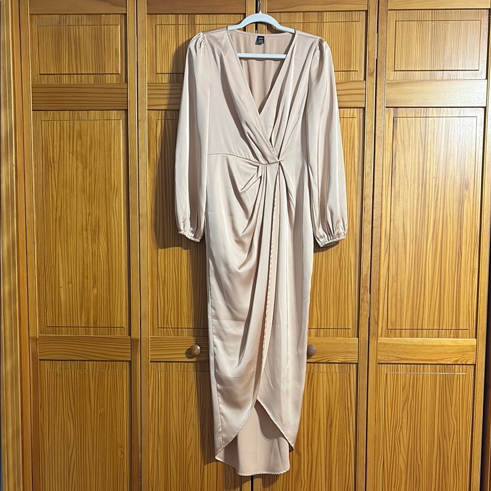 Elegant Cream Long Sleeve Dress